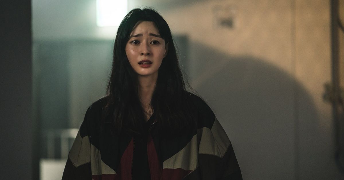 Kwon Nara como Min Sang-woon / Kim Hwa-yeon