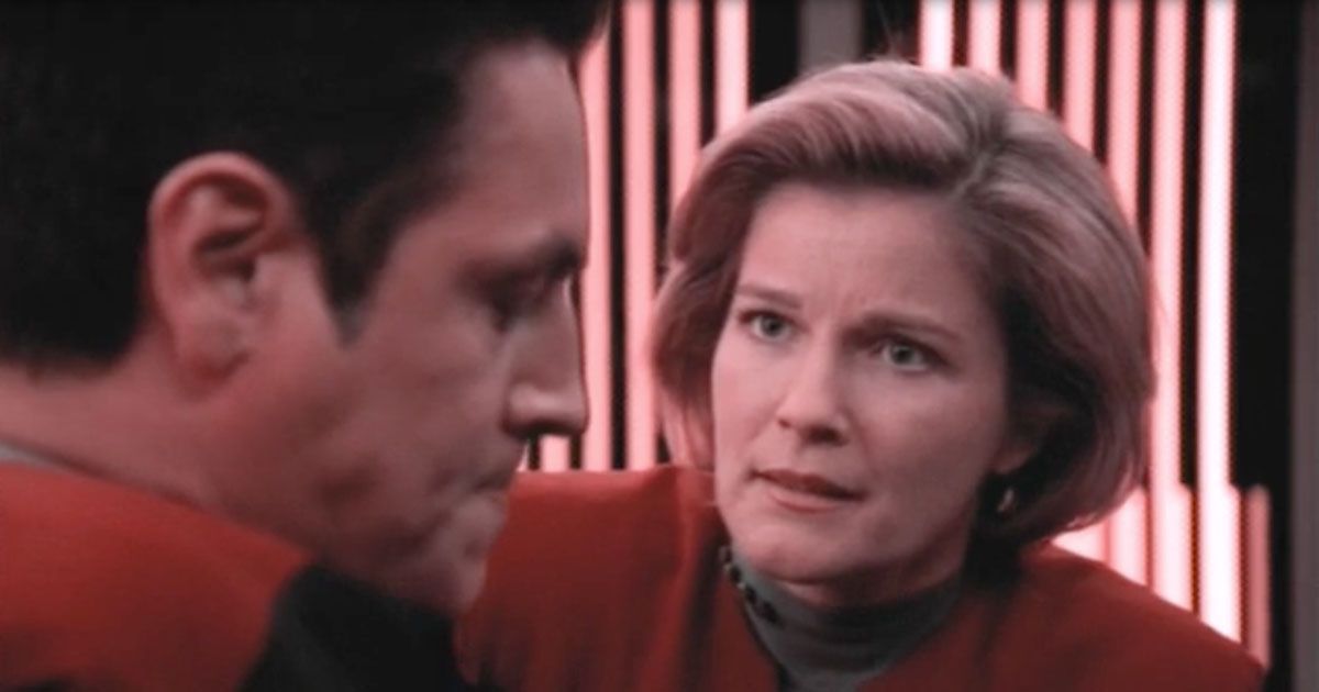 Janeway and Chakotay are in her locker room