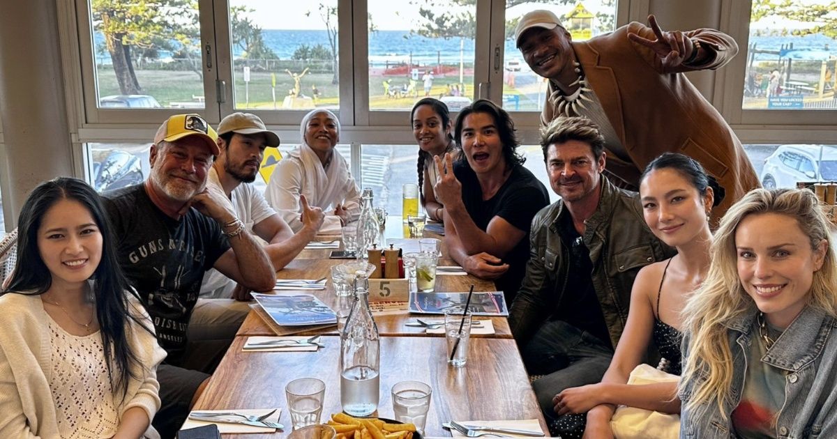 Mortal Kombat 2 cast sharing water and fries ahead of the production's start