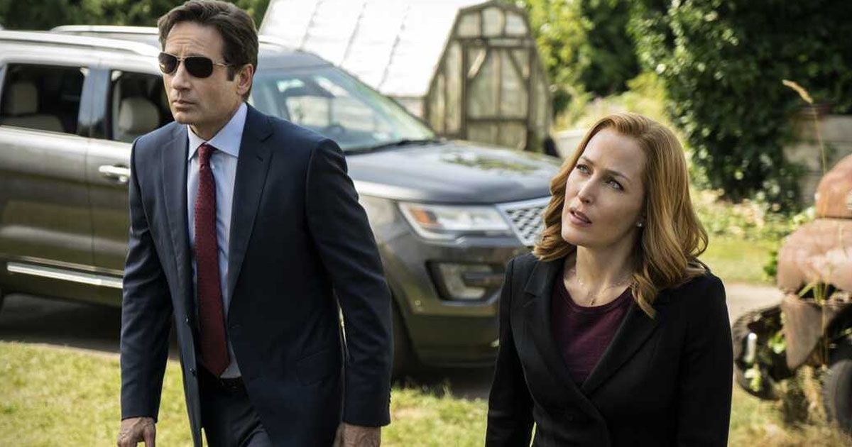 Mulder and Scully walk off