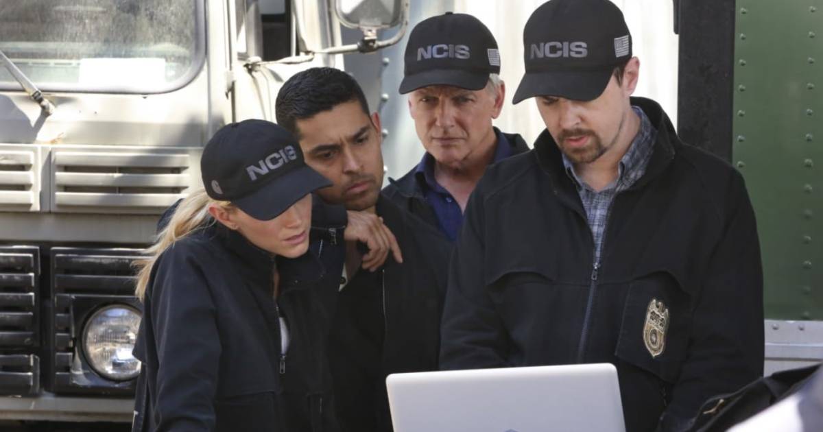 Mark Harmon as Gibbs along with the rest of the cast of NCIS