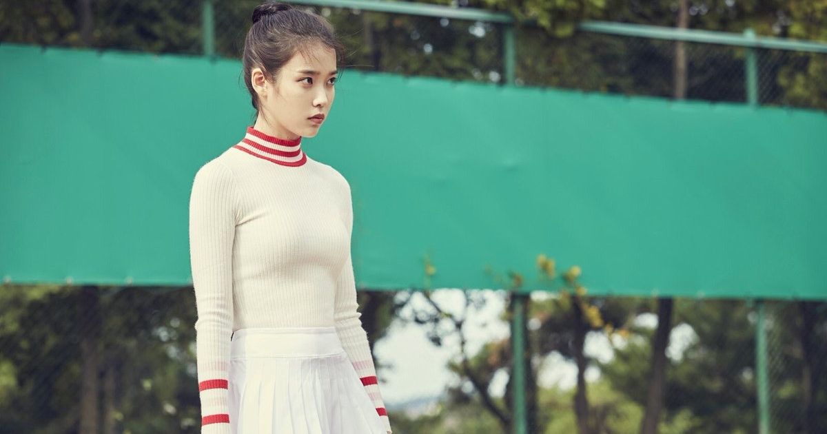 Lee Ji-eun como IU no primeiro episódio