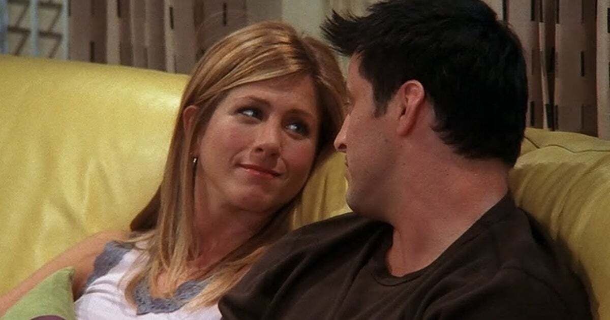 Rachel Looks At Joey (1)