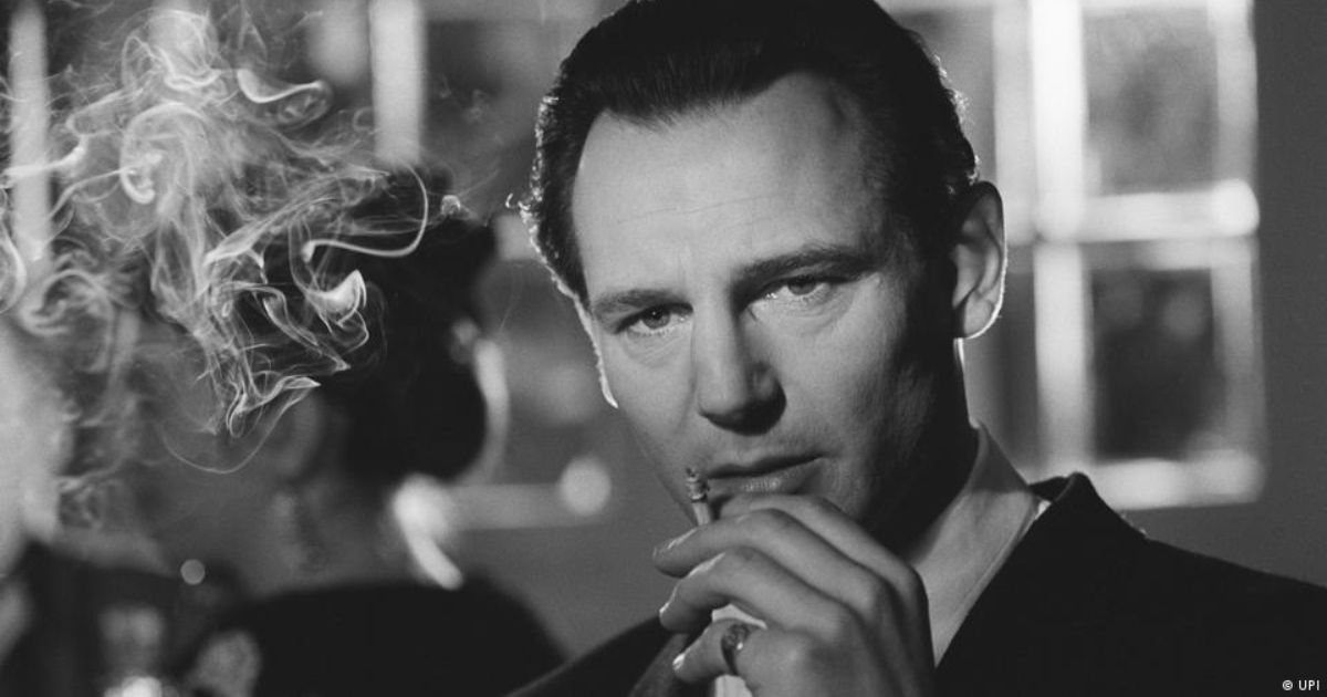 Liam Neeson dans le rôle d'Oskar Schindler dans La Liste de Schindler