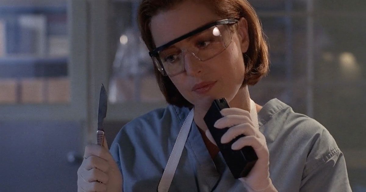 Scully performs the autopsy