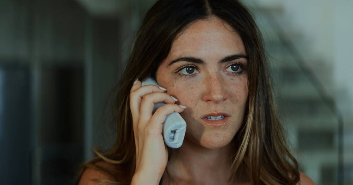 Isabelle Fuhrman on the phone in Sheroes (2023)