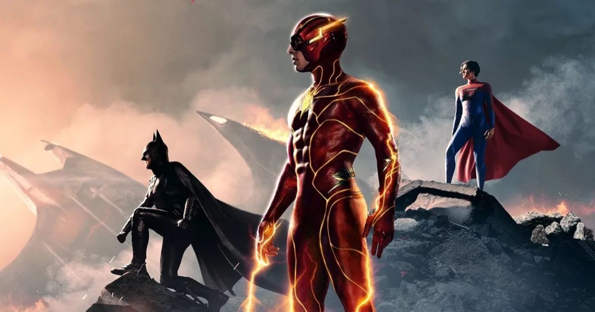 Arte promocional de The Flash da DC com Ezra Miller como Barry Allen, Michael Keaton como Batman e Sasha Calle como Supergirl