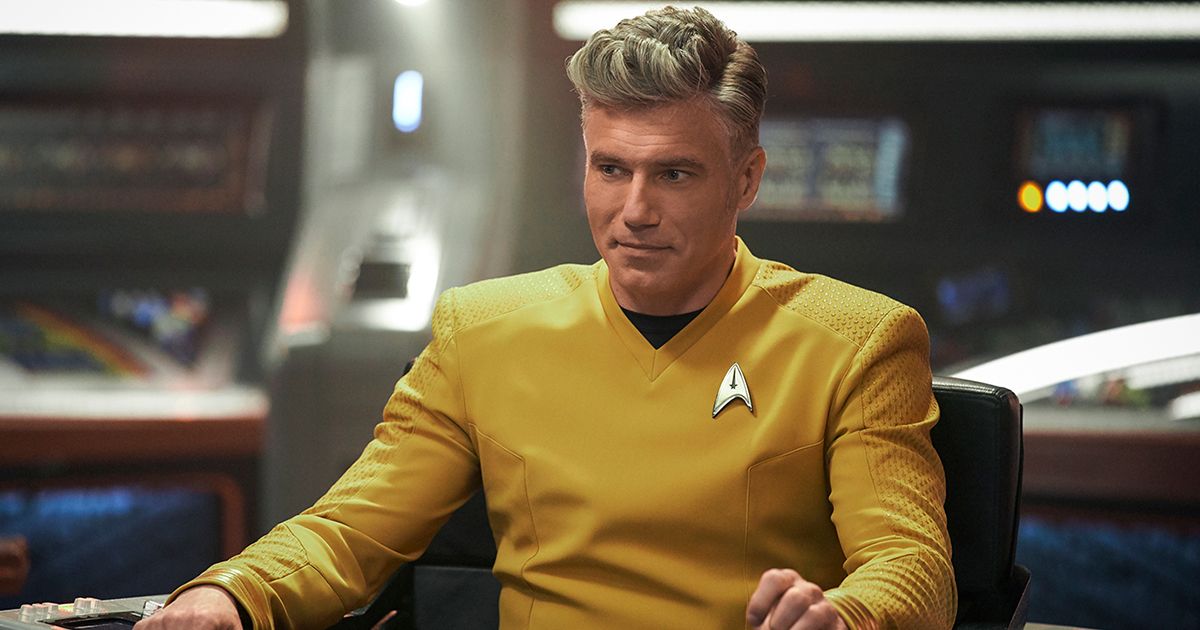 Anson Mount comme Christopher Pike