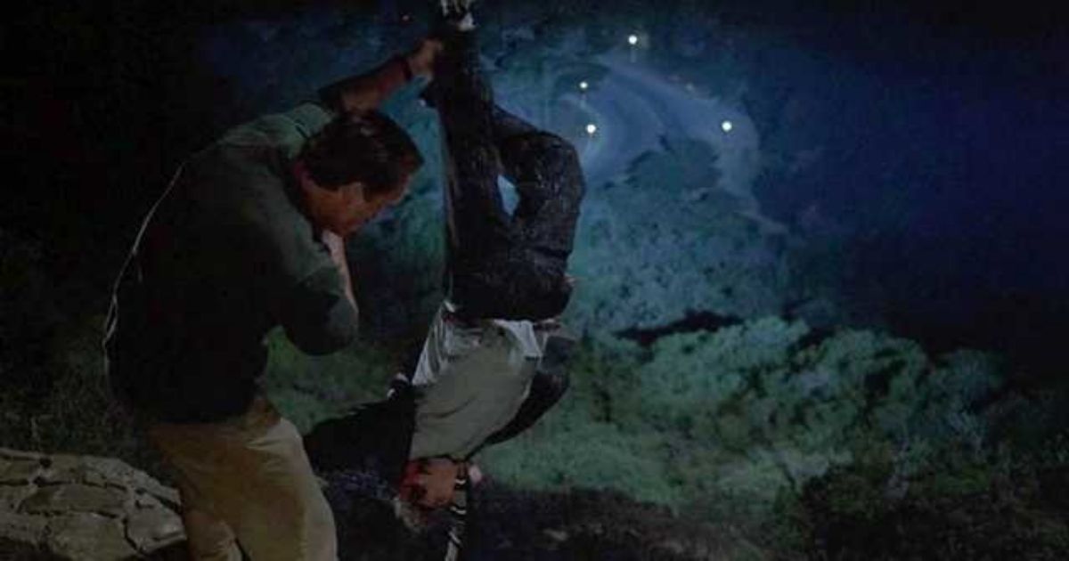 Arnold Schwarzenegger killing Sully in Commando