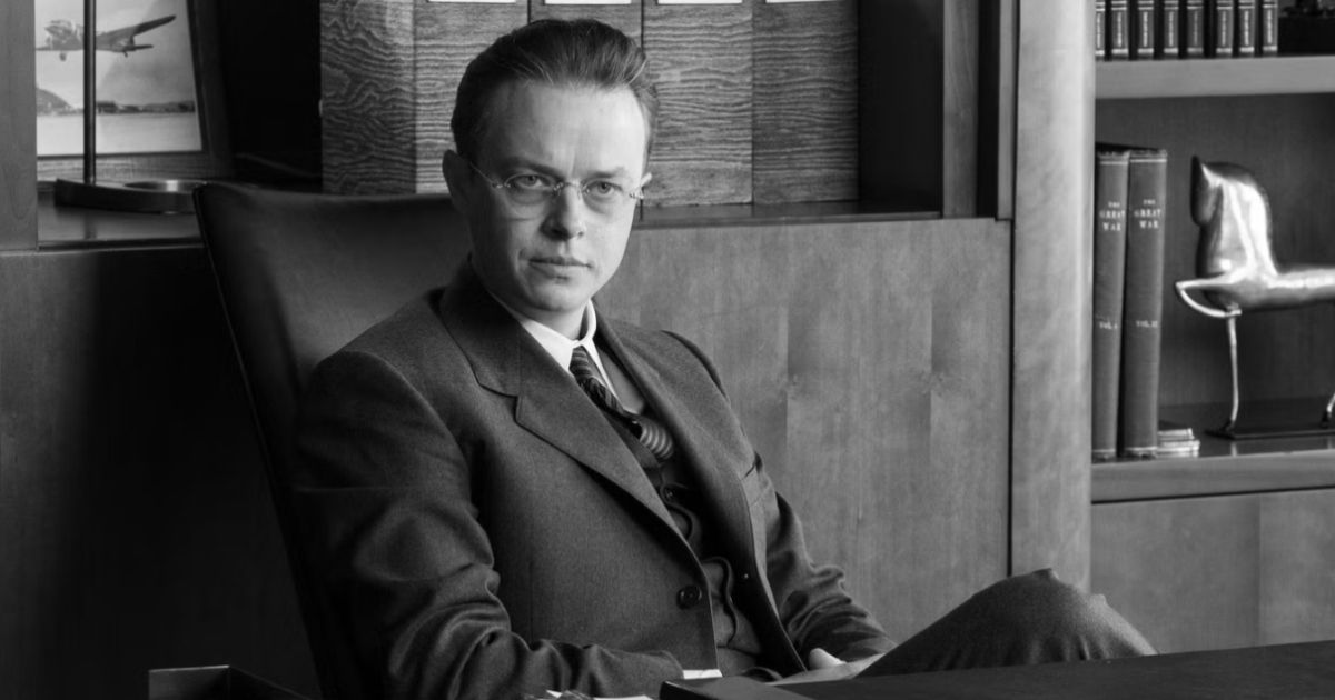 Dane DeHaan in Oppenheimer