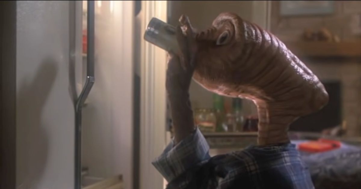 E.T._ The Extra-Terrestrial (1982) E.T. drinks beer