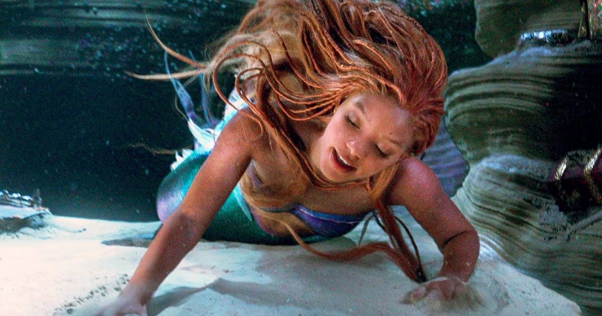 Halle Bailey como Ariel na areia