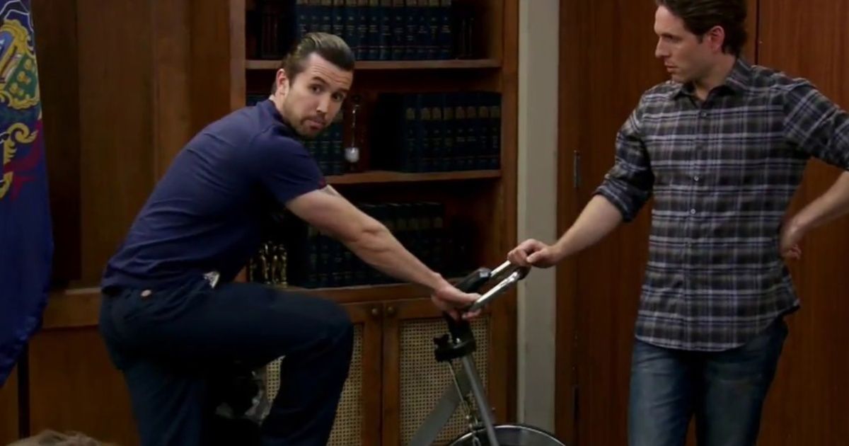The 20 Best Episodes of It’s Always Sunny in Philadelphia for Mac Fans - Always Sunny In Philadelphia Hero Or Hate Crime