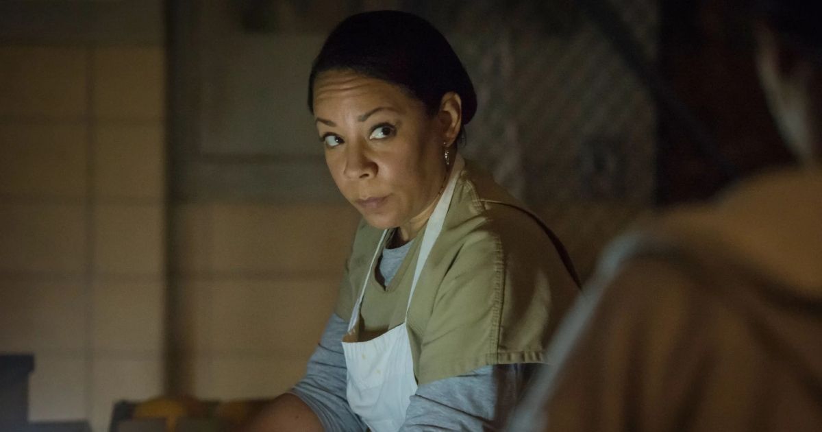 Selenis Leyva as Gloria Mendoza