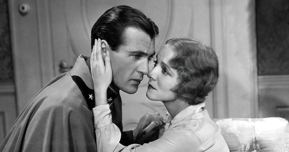 Helen Hayes and Gary Cooper in A Farewell to Arms (1932)