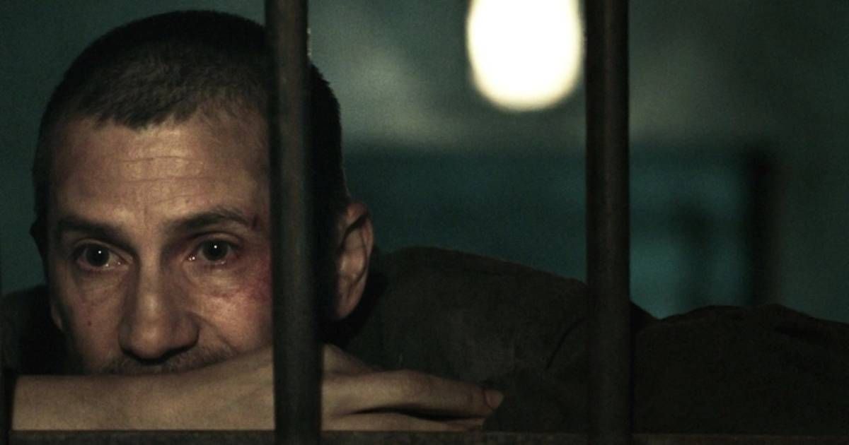 Michael Goorjian in prison in Amerikatsi (2023)