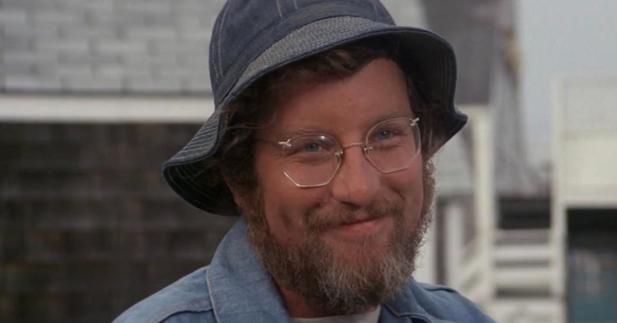 Hooper wears a bucket hat in Jaws