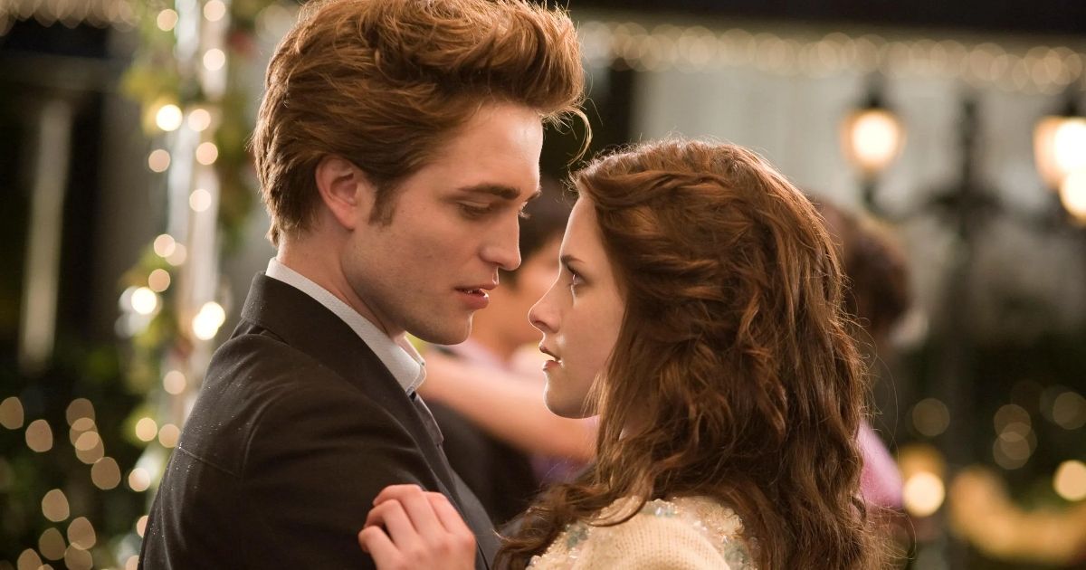 Robert Pattinson and Kristen Stewart in Twilight