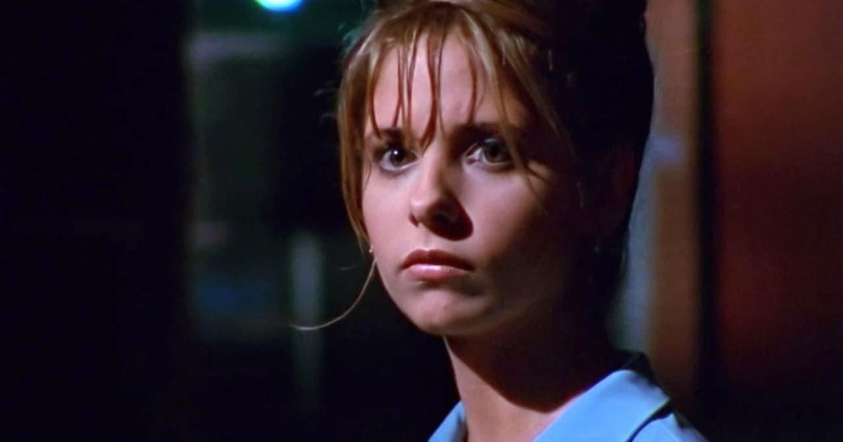 Sarah Michelle Gellar as Buffy Summers in Buffy the Vampire Slayer-1