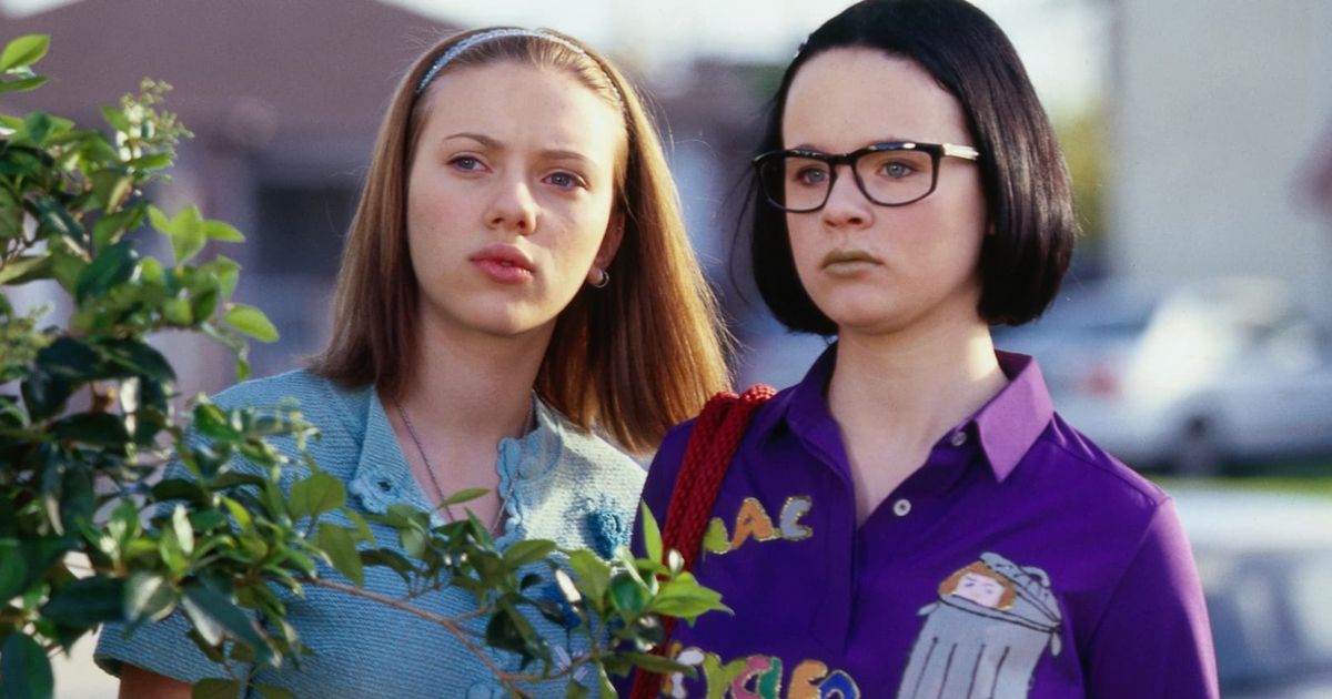 Thora Birch and Scarlett Johansson in Ghost World (2001)