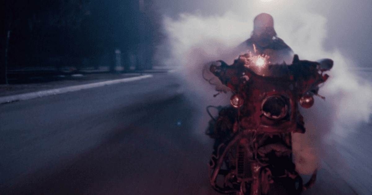 Dan morre em uma motocicleta em A Nightmare on Elm Street 5 The Dream Child