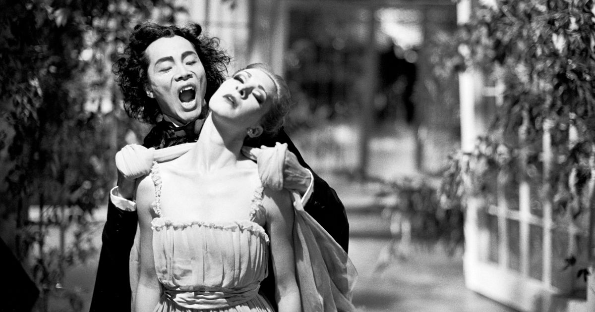 The 10 Best Dracula Adaptations, According to Rotten Tomatoes