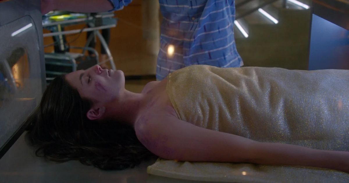 Brenda lies dead in Stitchers/