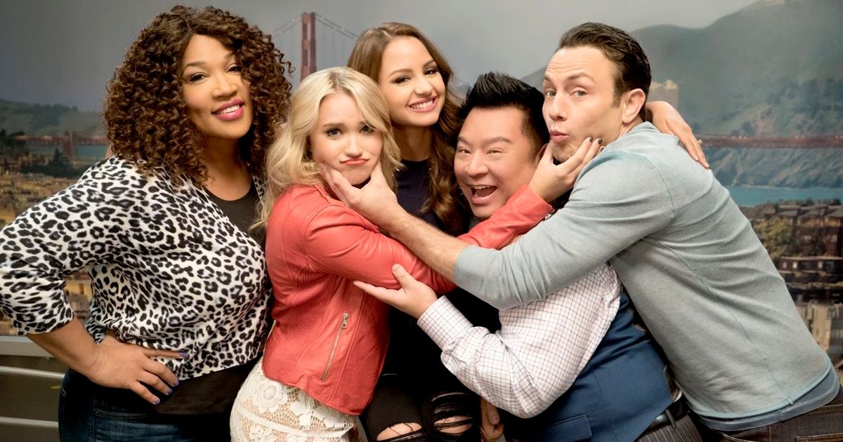 The cast of Young & Hungry poses by the Golden Gate Bridge