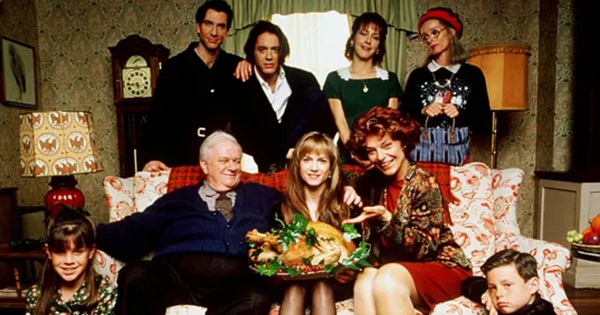 6 movies about messy families to stream (for free!) this Thanksgiving