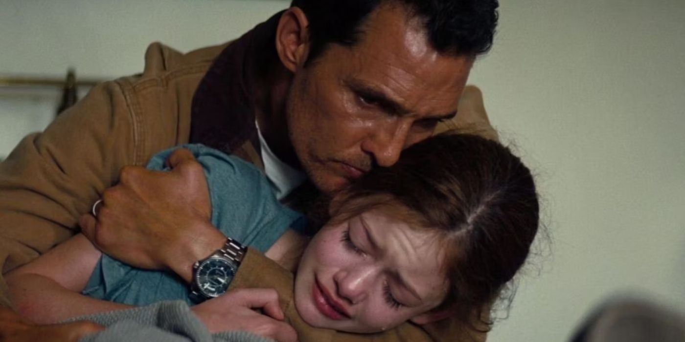 Matthew McConaughey as Cooper and Mackenzie Foy as Murph in Interstellar