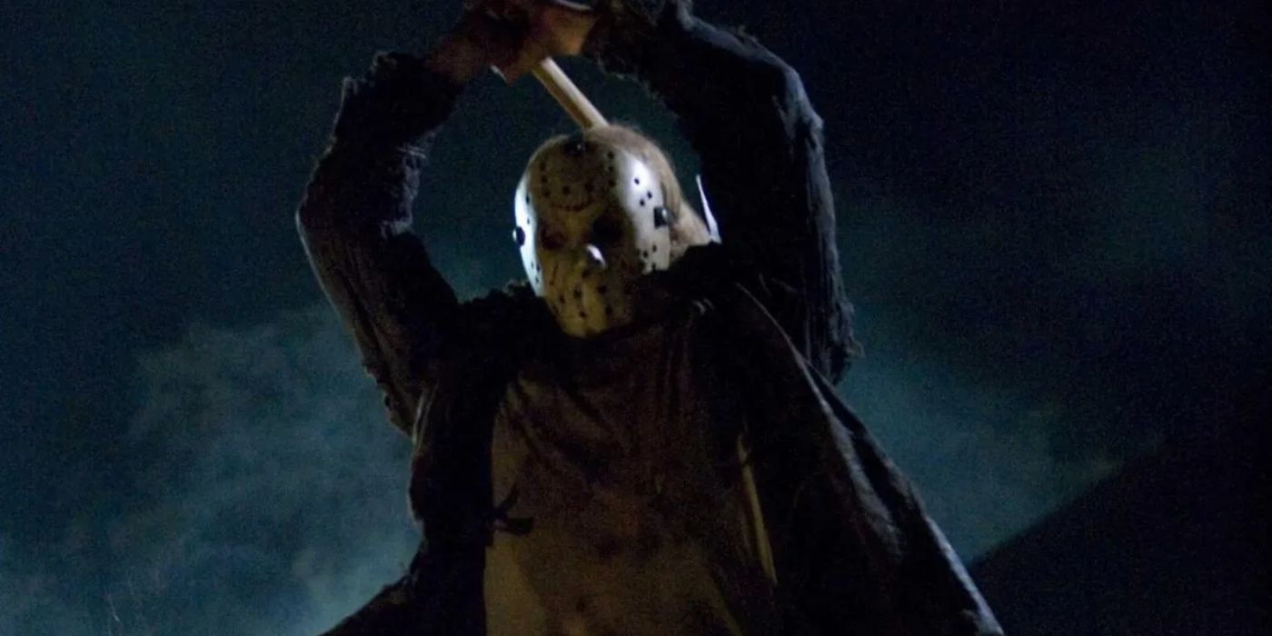 Derek Mears as Jason Voorhees using an axe preparing to swing at someone in Friday the 13th (2009)