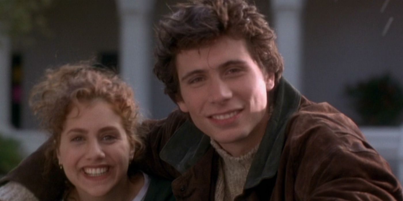 Brittany Murphy and Jeremy Sisto as Tai and Elton, smiling for the camera, in Clueless