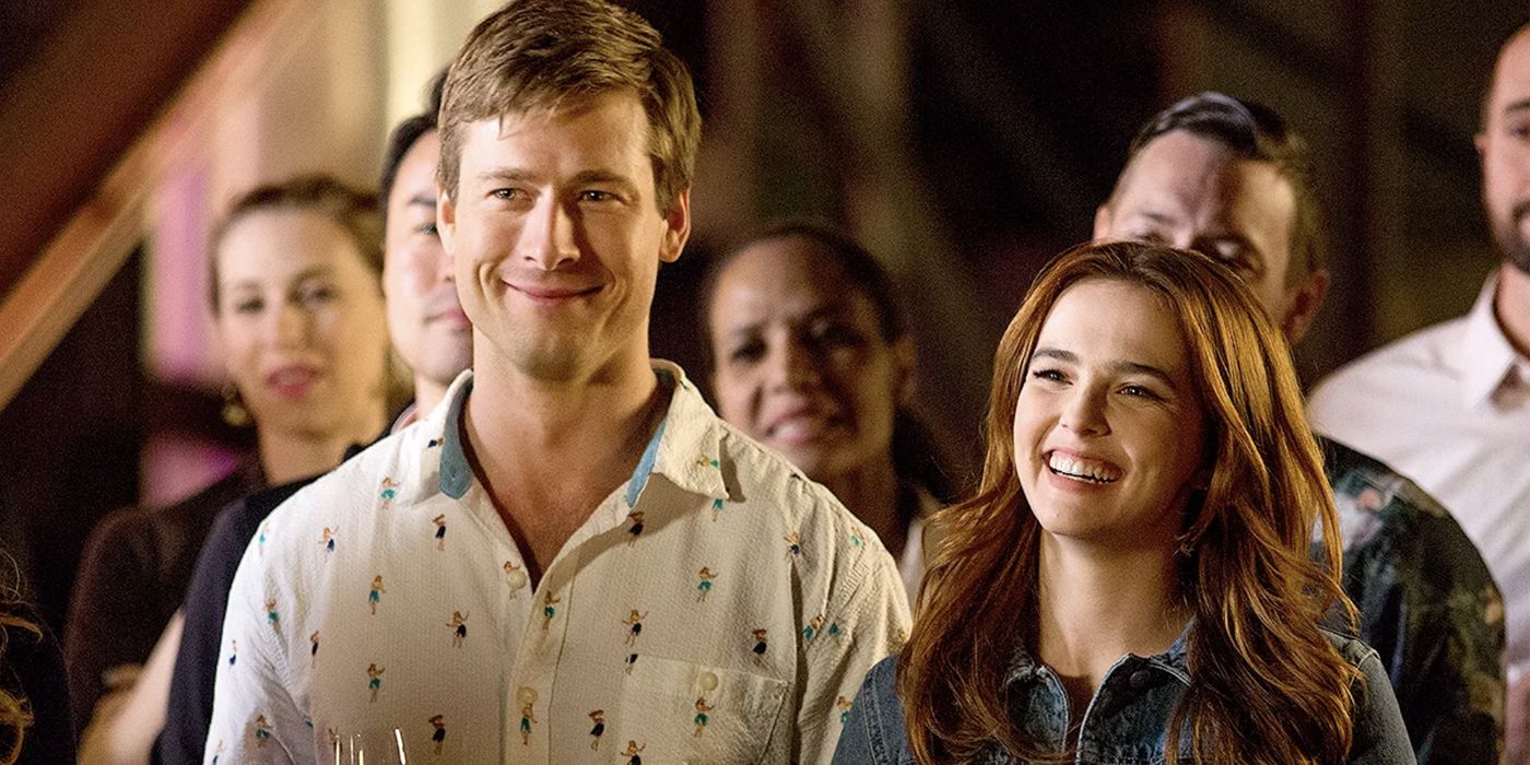 Glen Powell as Charlie and Zoey Deutch as Harper in Set It Up