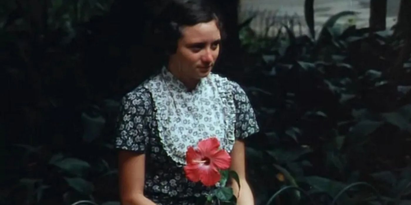 Marcelia Cartaxo as Macabea in The Hour of the Star