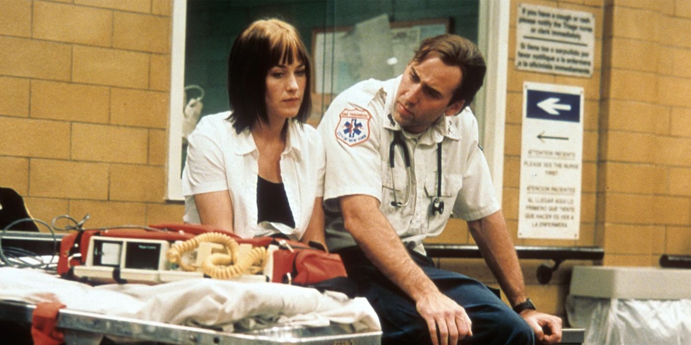 Patricia Arquette as Mary and Nicolas Cage as Frank having a tense conversation in Bringing Out the Dead