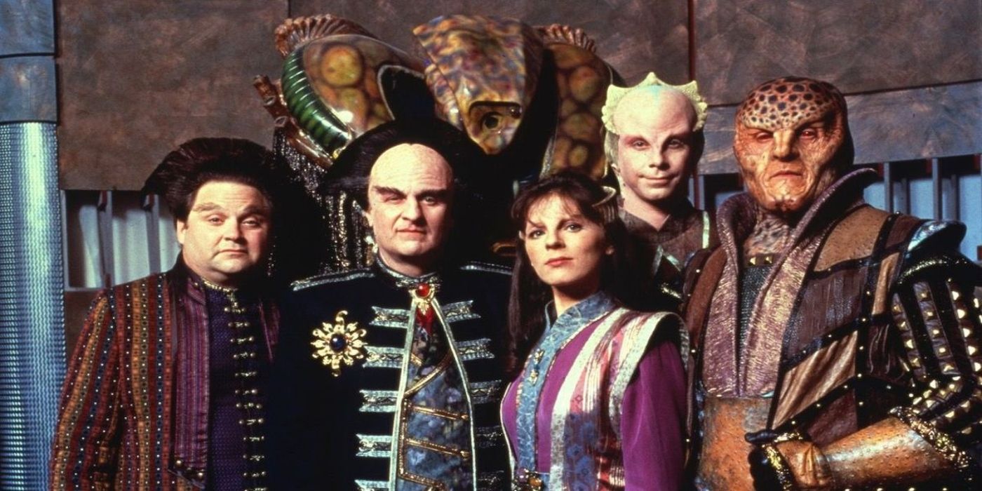 A group photo of the main cast of the TV series Babylon 5 (1994)