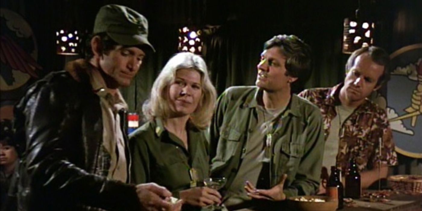 M*A*S*H cast gathers around a table