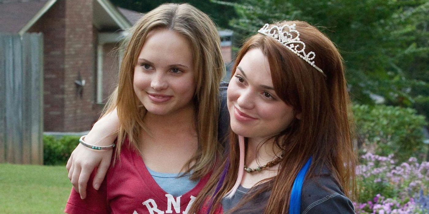 Meaghan Martin (left) and Jennifer Stone (right) in Mean Girls 2.