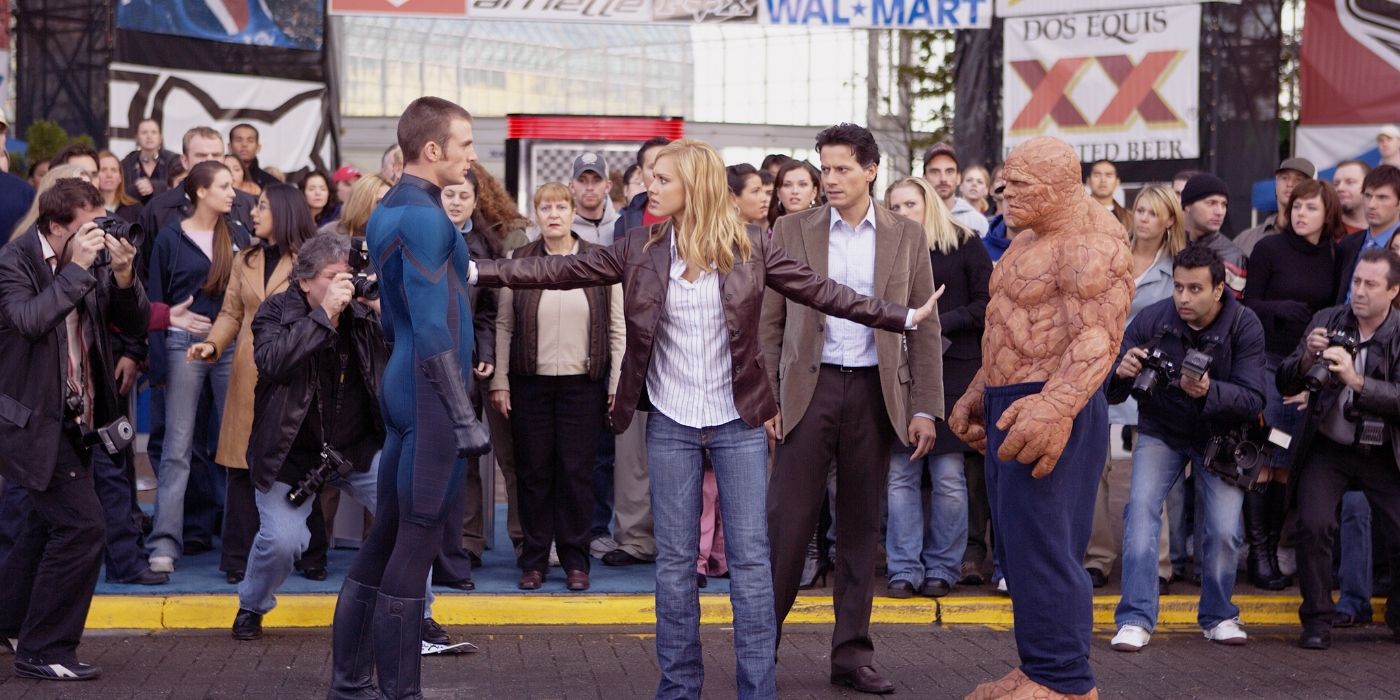 Sue has to separate Johnny and Ben in Fantastic Four (2005)
