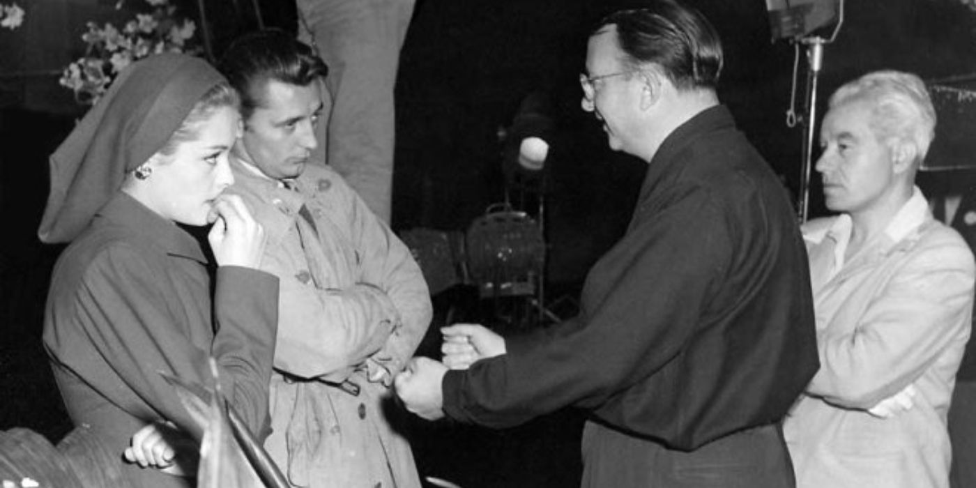 Jacques Tourneur chats to actors on set of Out of the Past