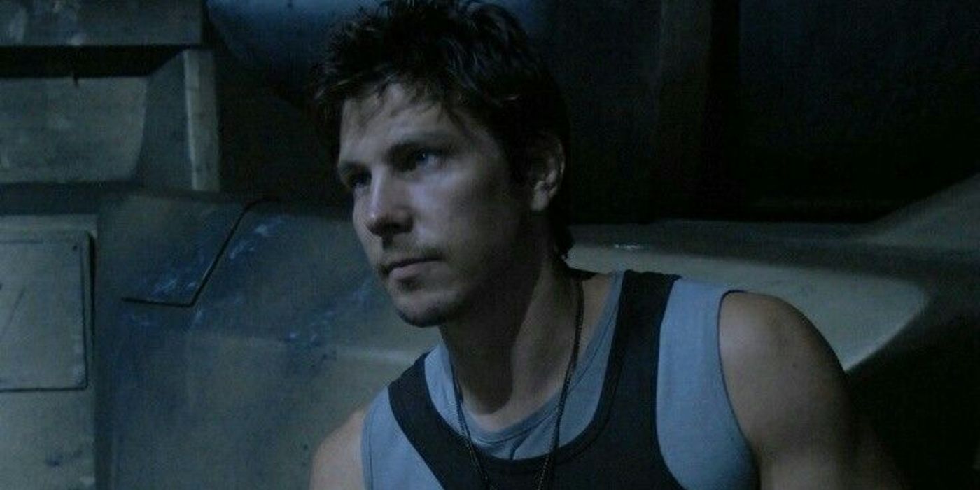 Samuel wears a black vest in Battlestar Galactica