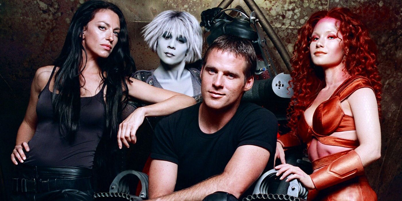 John is flanked by women in Farscape