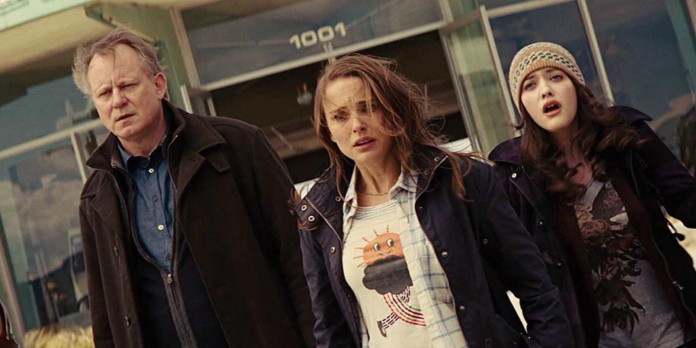 Stellen Skarsgard Natalie Portman and Kat Dennings looking shocked in Thor