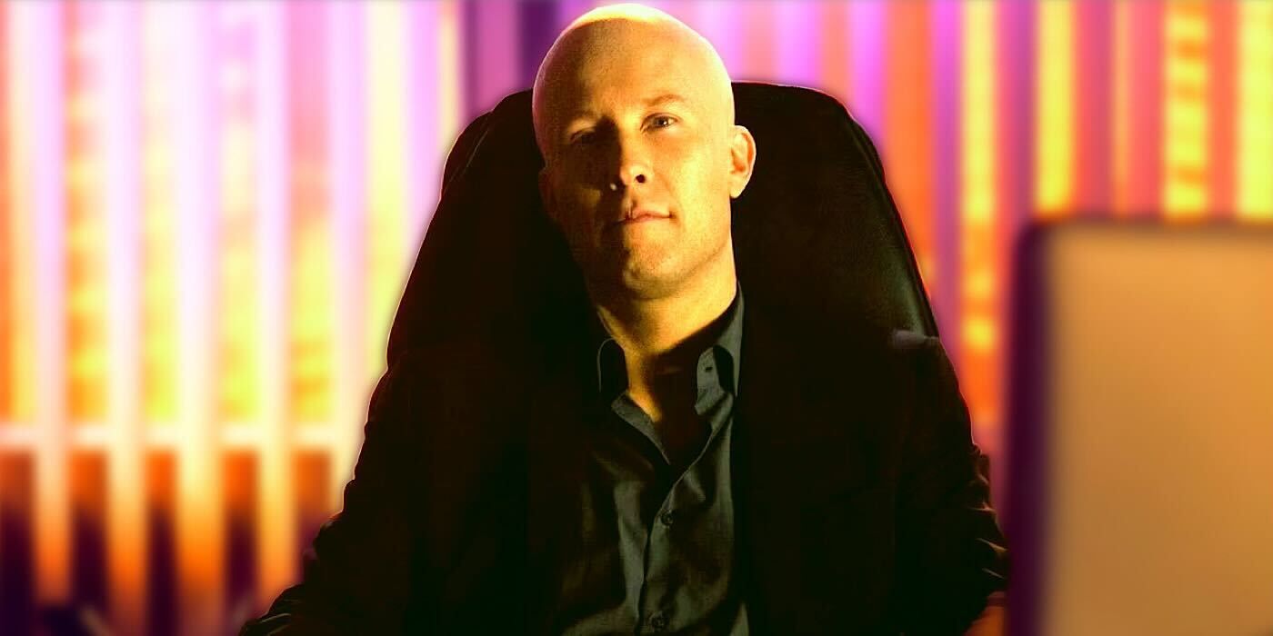 Michael Rosenbaum as Lex Luthor in Smallville, in a chair