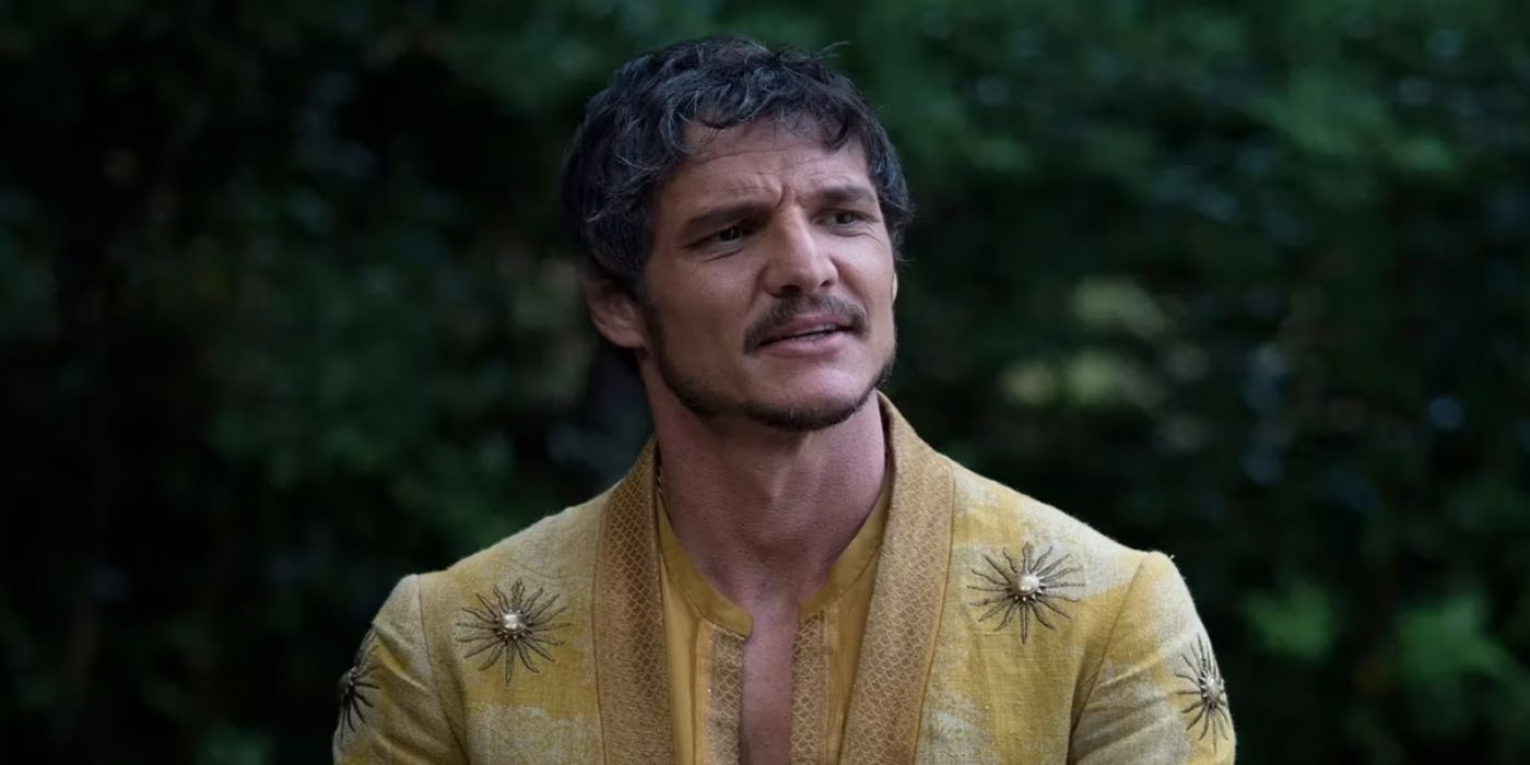 Pedro Pascal as Oberyn Martell, wearing a yellow outfit from Dorne in Game of Thrones