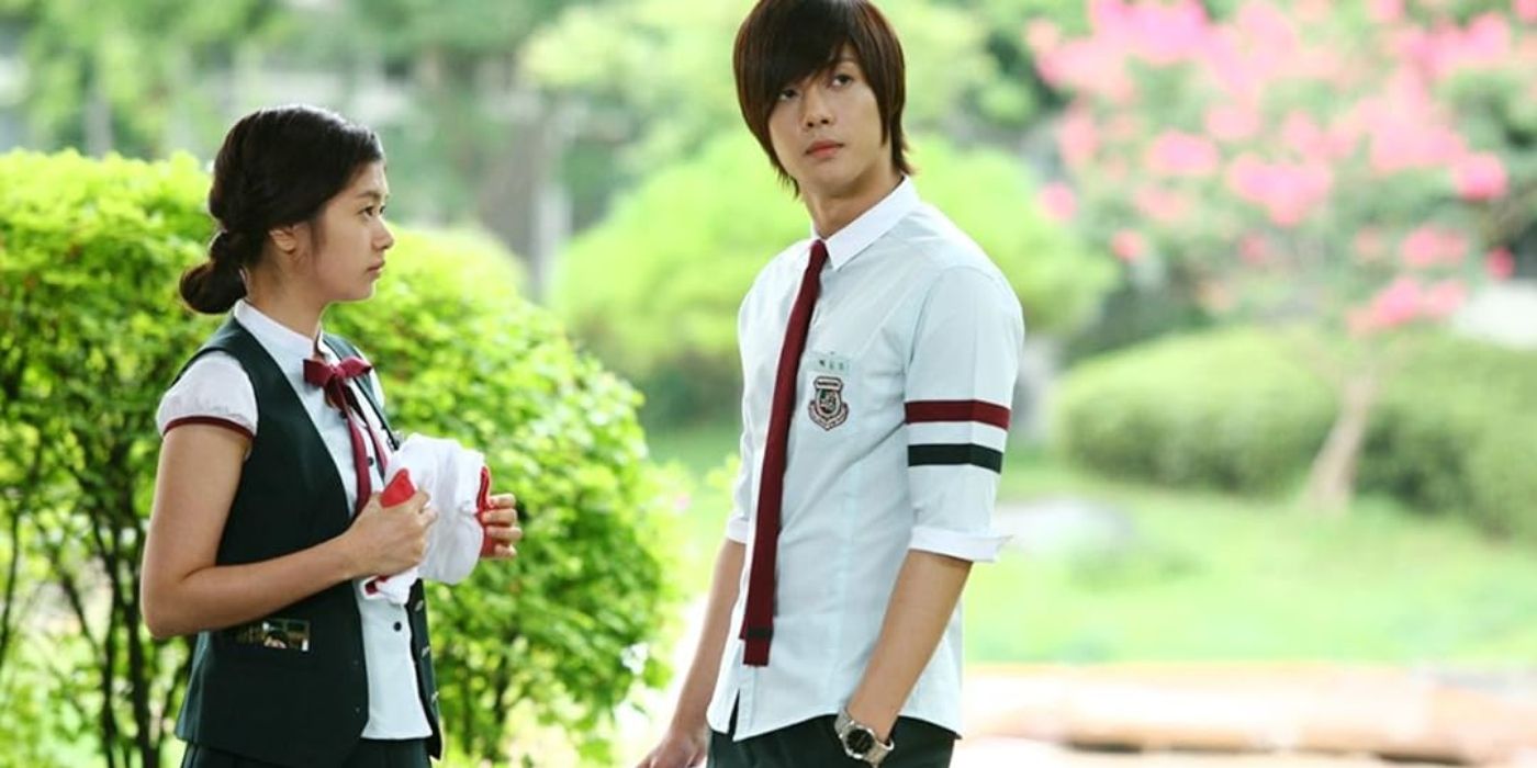 Playful Kiss From left-to-right: Jung So-min and Kim Hyun-joong in Playful Kiss (2010)