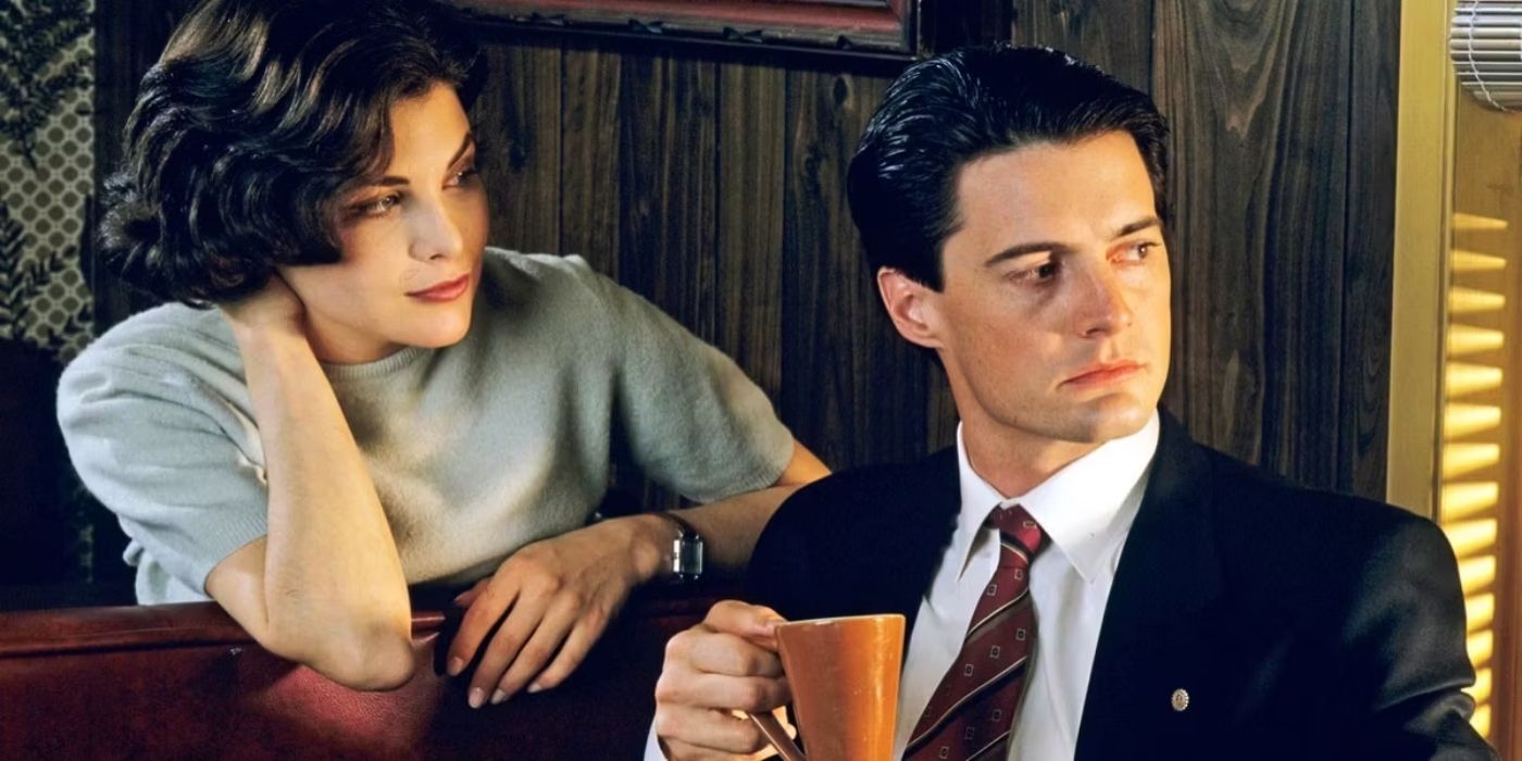 Kyle MacLachlan as Dale Cooper and Lara Flynn Boyle as Donna Hayward in Twin Peaks