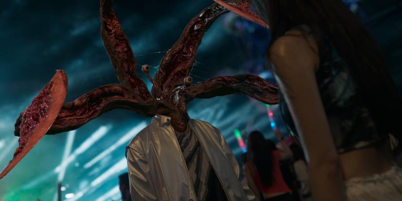 Parasyte The Grey alien opens its head with tentacles and eyes