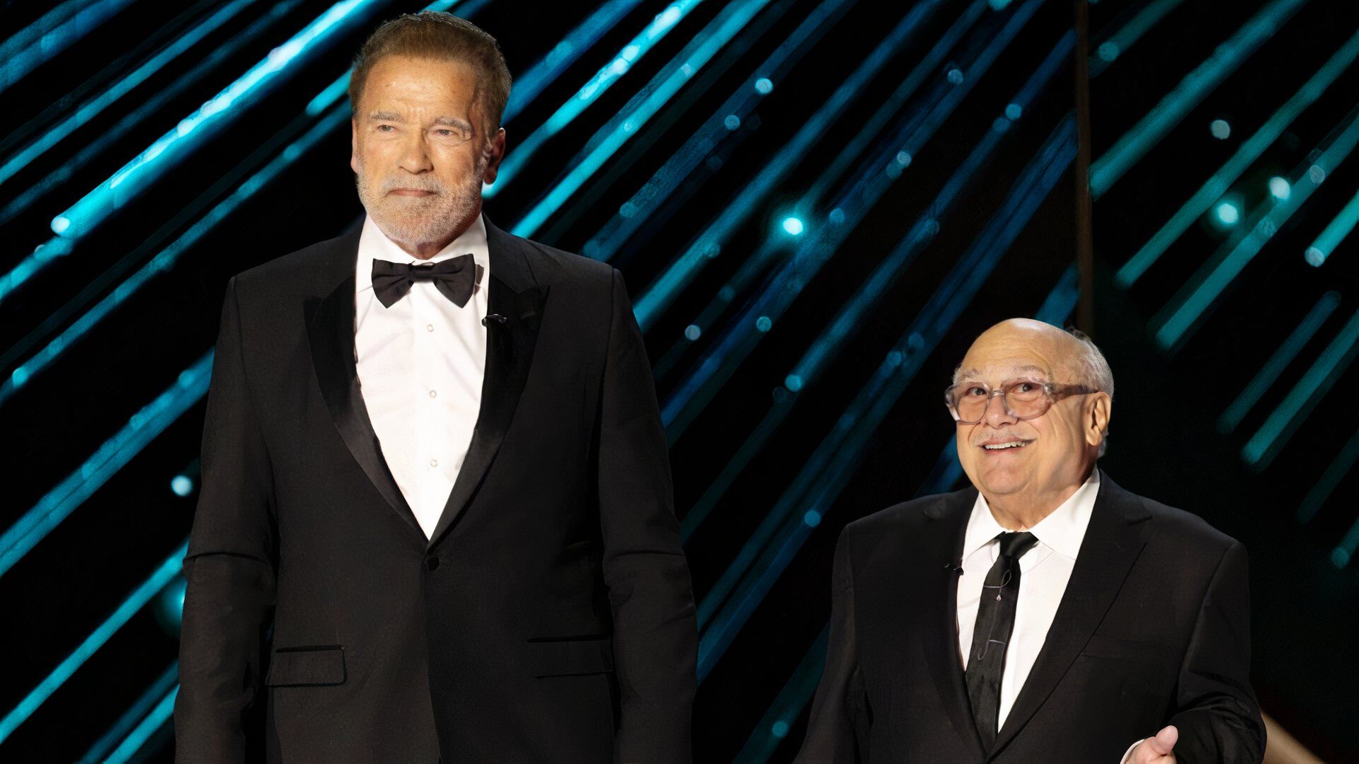 Arnold Schwarzenegger and Danny DeVito at the Oscars