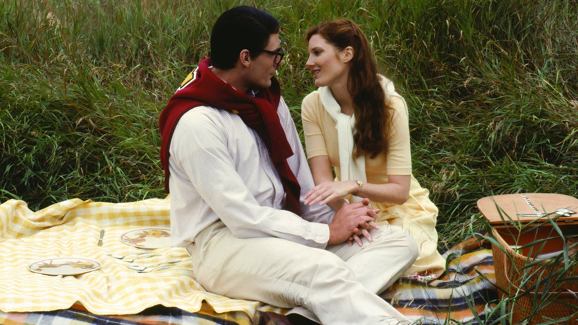Christopher Reeve as Superman / Clark Kent with Lana Lang, played by Annette O'Toole in Superman 3